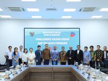Tọa đàm bàn tròn với Trưởng SOM ASEAN Indonesia Sidharto Reza Suryodipuro