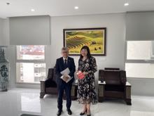 Đại sứ Tiến sĩ Phạm Lan Dung, Quyền Giám đốc Học viện Ngoại giao, tiếp Đại sứ Ba Lan tại Việt Nam, GS. Aleksander Surdej