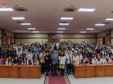 Acting President of the Diplomatic Academy of Viet Nam, Dr. Nguyễn Hùng Sơn Shares Insights with Foreign Trade University Students on Viet Nam's Diplomacy in the New Era