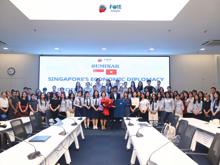 Talk on Economic Diplomacy with Singapore's Ambassador to Vietnam Rajpal Singh