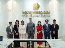 Vice President Nguyen Thi Thin Receives Delegation from Far Eastern Federal University (FEFU), Russian Federation