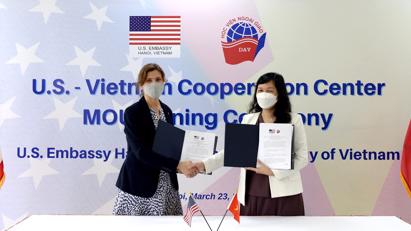 Lễ ký kết Biên bản ghi nhớ hợp tác giữa Đại sứ quán Mỹ và Học viện Ngoại giao về việc thành lập Trung tâm Hợp tác Việt Nam - Hoa Kỳ