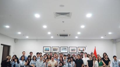 Exchange session between students of the Diplomatic Academy of Vietnam and students of Paris-Dauphine University (France)