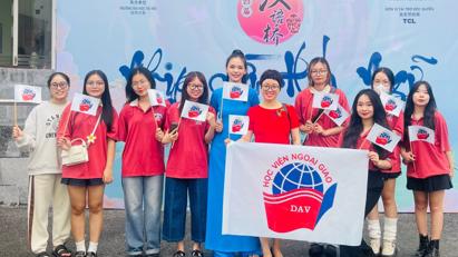 Sinh viên Khoa Tiếng Trung Quốc tham dự Chung kết cuộc thi "Nhịp cầu Hán ngữ 2024"