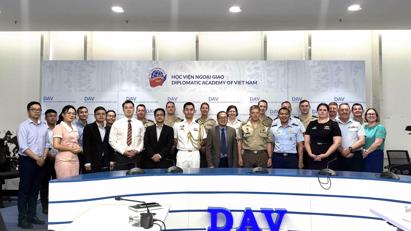 The East Sea Institute, Diplomatic Academy of Vietnam receives the delegation of the Australian Command and Staff Course, Australian Defence College