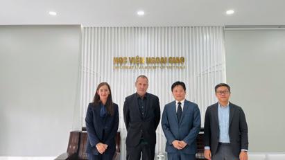 Quyền Giám đốc HVNG tiếp xã giao Ông Juan Pedro Schaerer, Trưởng Phái đoàn Ủy ban Chữ thập đỏ quốc tế khu vực