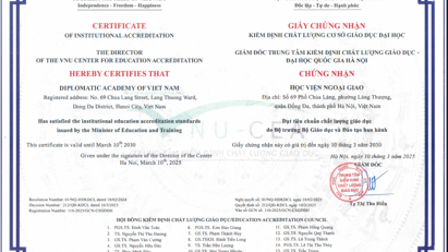 Giấy chứng nhận KĐCL cơ sở giáo dục chu kỳ 2 và Nghị quyết thẩm định kết quả đánh giá CLGD Học viện ngoại giao