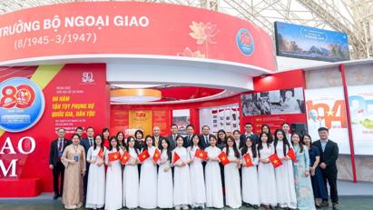 Dấu ấn sinh viên Ngoại giao tại Triển lãm '80 năm Hành trình Độc lập - Tự do - Hạnh phúc'