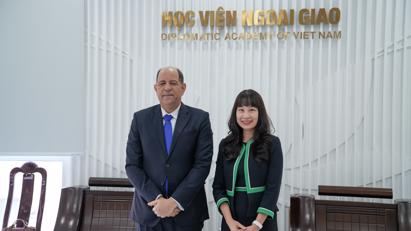 Phó Giám đốc Nguyễn Thị Lan Anh tiếp Đại sứ Cộng hòa Dominica tại Việt Nam