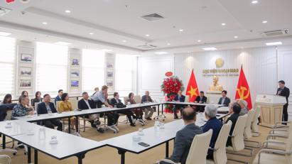 Lễ giới thiệu sách: Chuyện “đi sứ” thời hội nhập - Kể tiếp hồi ức của các Đại sứ