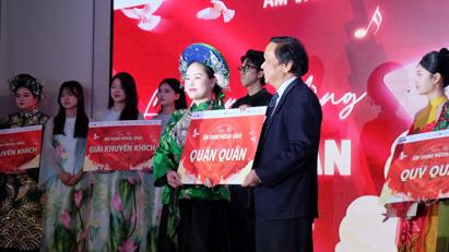 Điểm tin: Sinh viên Khoa Tiếng Anh khẳng định tài năng trong phong trào văn nghệ học viện