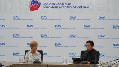 Giám đốc Nguyễn Hùng Sơn tiếp đoàn Eisenhower Fellowships thăm và làm việc tại Học viện Ngoại giao