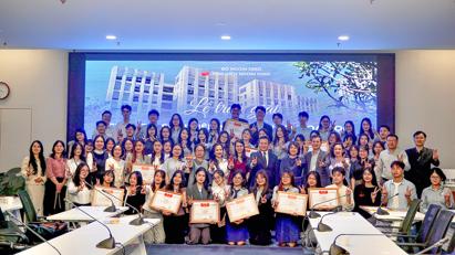 SINH VIÊN KHOA TRUYỀN THÔNG VÀ VĂN HÓA ĐỐI NGOẠI ĐẠT GIẢI TẠI CUỘC THI SINH VIÊN NGHIÊN CỨU KHOA HỌC NĂM 2025 