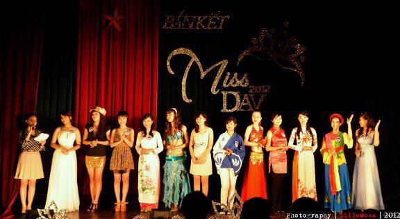 Bán kết “Nét đẹp nữ sinh Ngoại giao – Miss DAV 2012”