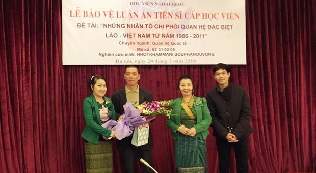 Bảo vệ thành công luận án tiến sĩ cấp Học viện của NCS Nhotkhammani Souphanouvong