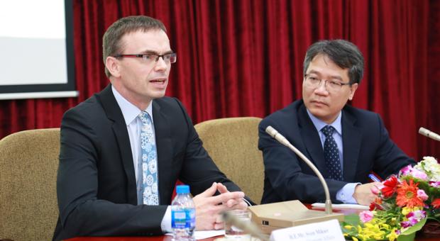 Bộ trưởng Ngoại giao Estonia nói chuyện tại Học viện Ngoại giao