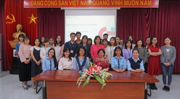 Sinh viên KT43 tham dự tọa đàm “Làm thế nào để thành thạo tiếng Anh và nắm bắt cơ hội việc làm thành công”