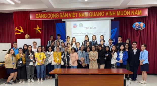 Khoa tiếng Anh tổ chức tọa đàm: Phương pháp học tập hiệu quả tại Học viện Ngoại giao