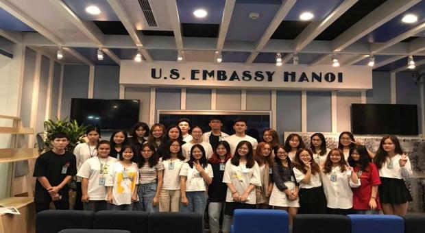 Students from K46 English High-quality Class visit American Center