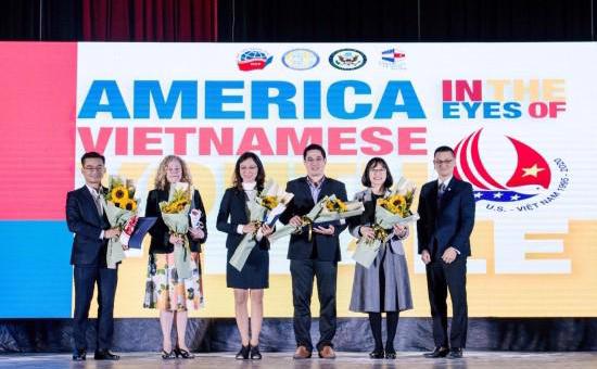 “America in the eyes of Vietnamese youth” Contest Finale