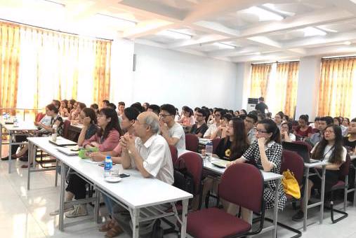 Students of the Diplomatic Academy of Vietnam learn about "The Creative Industry"