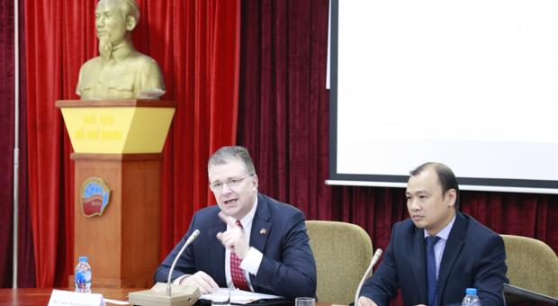 US Ambassador had talks at Diplomatic Academy of Vietnam