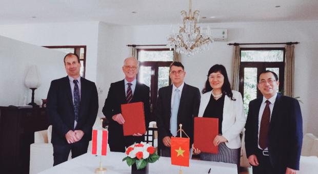 Signing Ceremony of Memorandum of Understanding on cooperation between Diplomatic Academy of Viet Nam and Austrian Institute for European and Security Policy