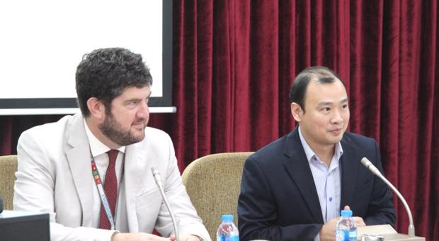 AMBASSADOR FORUM IN FEBRUARY, 2018: Chief Representative of UNESCO Office in Viet Nam dialogues with DAV staff and students 