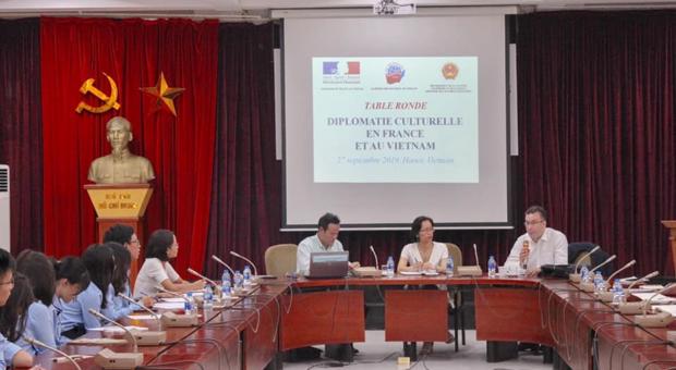 Tọa đàm về Ngoại giao văn hóa của Pháp và Việt Nam