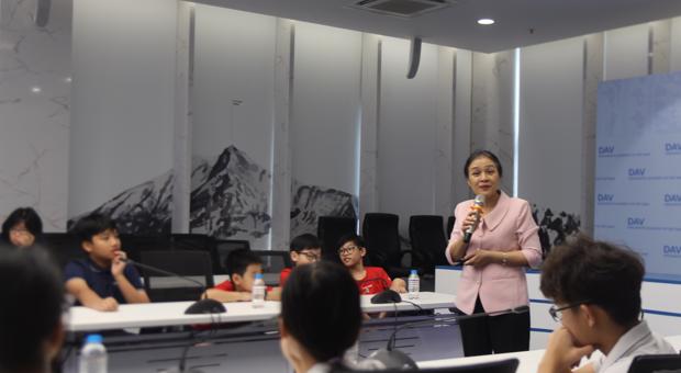 Học viện Ngoại giao hỗ trợ nâng cao kiến thức đối ngoại cho Đội tuyển Việt Nam tham dự cuộc thi Robot thế giới 2024