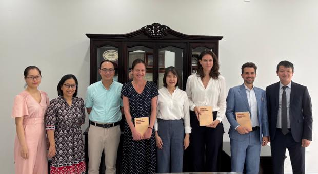 Dr. Nguyễn Thị Thìn, Vice President of the Diplomatic Academy of Vietnam, receives representatives from the Sciences Po Paris Institute and the French Embassy