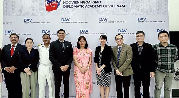 Director General of the East Sea Institute receives Indian delegation attending the 4th Vietnam-India Maritime Security Dialogue