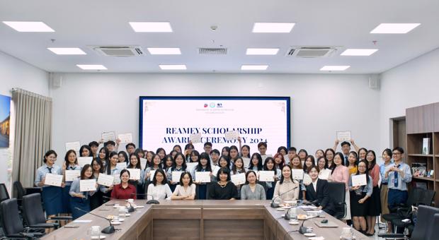 ENGLISH FACULTY HOLDS 16TH REAMEY SCHOLARSHIP AWARD CEREMONY 2024