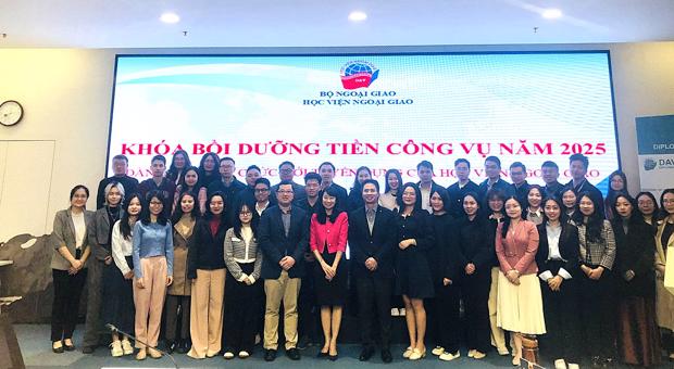 Học viện Ngoại giao khai giảng Khóa Bồi dưỡng Tiền công vụ cho viên chức mới được tuyển dụng năm 2022 và 2024 