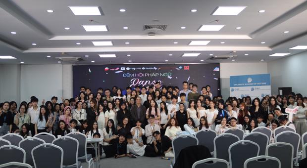 ĐÊM HỘI PHÁP NGỮ 2025: “DANSE CÉLESTE” - KHI ĐAM MÊ BAY CAO
