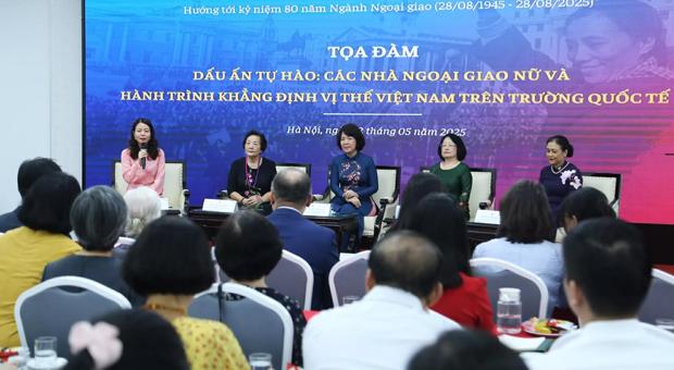 Những bóng hồng ngoại giao Việt Nam: 80 năm gánh vác sứ mệnh, kiến tạo vị thế, truyền lửa tương lai