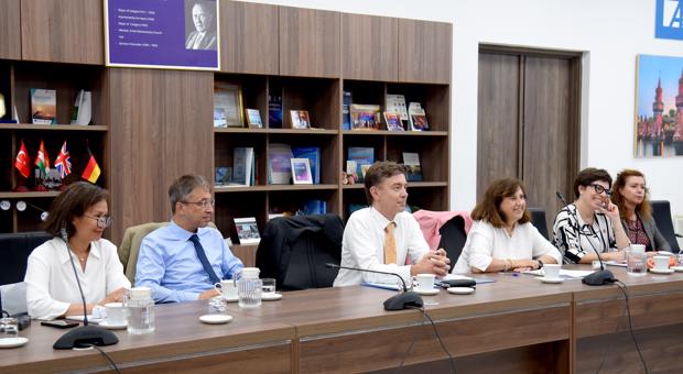 Học viện Ngoại giao tiếp Đoàn Cơ quan Đối ngoại Châu Âu (EEAS)