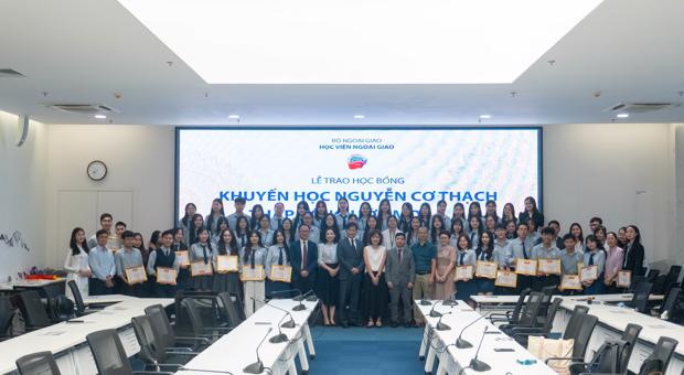 Lễ Trao Học bổng Khuyến học Nguyễn Cơ Thạch, Học bổng “Chắp Cánh Tương Lai” và Học bổng “Thắp sáng Ước Mơ” năm 2025
