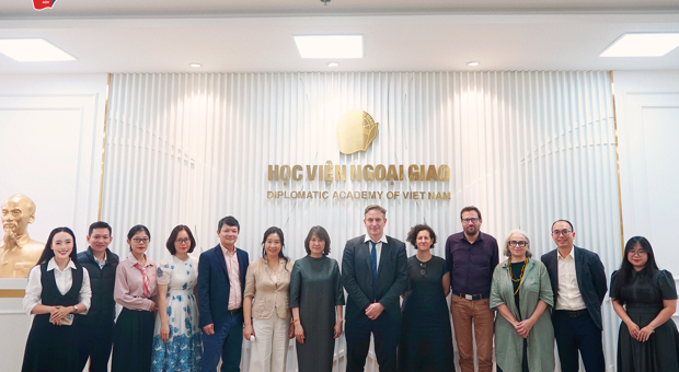 Meeting between the Diplomatic Academy of Vietnam and Jean Moulin Lyon 3 University (France)