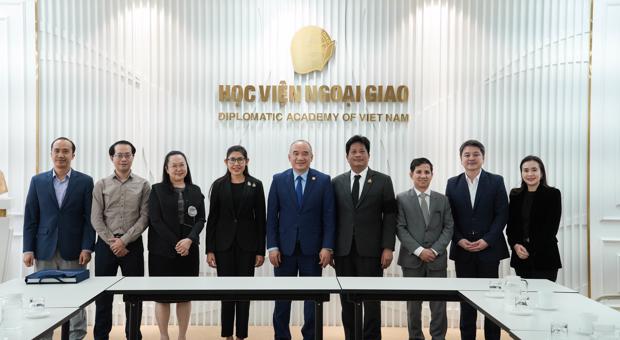 Phó Giám đốc Nguyễn Mạnh Đông tiếp Vụ trưởng Vụ Đông Á, Bộ Ngoại giao Thái Lan