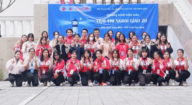 Chương trình hiến máu "Trái tim Ngoại giao 20"