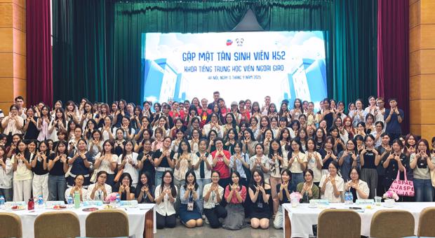 Gặp mặt tân sinh viên K52 cùng Khoa Tiếng Trung Quốc, Học viện Ngoại giao
