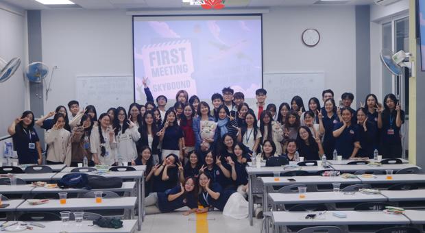 First Meeting 2025: Skybound - Chuyến bay hướng đến bầu trời của các bạn tân sinh viên