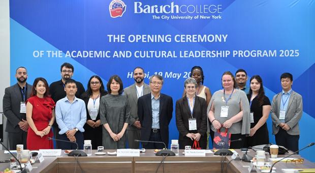 The short-term Leadership Studies Program jointly conducted by the Diplomatic Academy of Viet Nam and Baruch College, USA