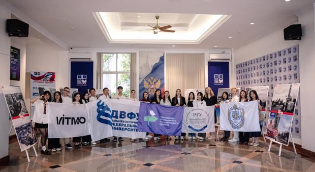 INTERNATIONAL ECONOMICS STUDENTS JOIN EXCHANGE ACTIVITIES IN MOSCOW AND ST. PETERSBURG, RUSSIAN FEDERATION