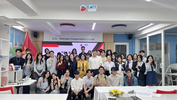 SEMINAR ON “SHAPING A NON-TRADITIONAL CAREER PATH”