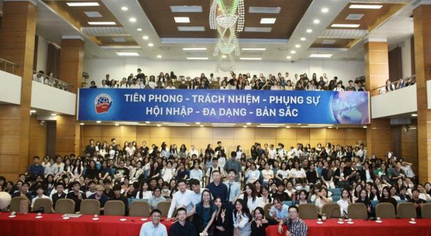 Meeting with new students of Class 52: First moments at the FIPAD