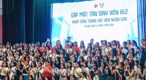 Chinese Language Faculty Welcomes Cohort 52 Freshmen