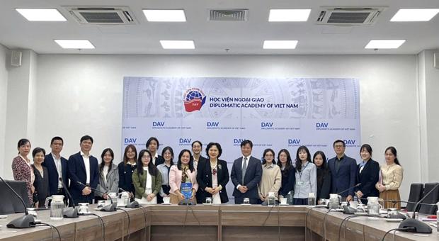Director-General of the BRI Research Institute for International Cooperation and Development (BRRI) visit the Diplomatic Academy of Viet Nam