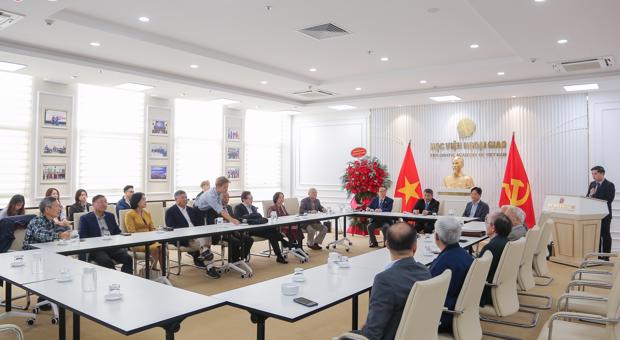 Lễ giới thiệu sách: Chuyện “đi sứ” thời hội nhập - Kể tiếp hồi ức của các Đại sứ